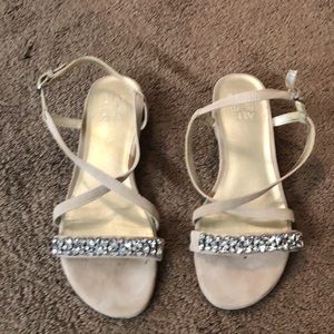 Naturalizer sandals, size 8.5, pre-owned